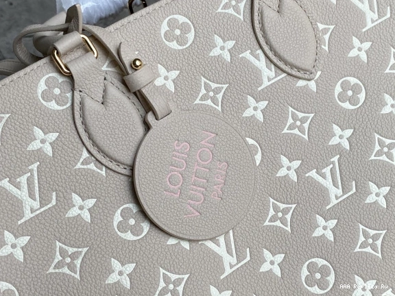 AAA Pruses Bags MM VUITTON ONTHEGO LOUIS 0727